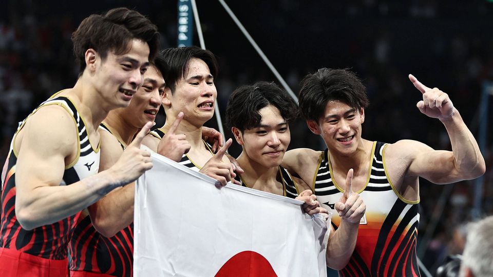 Japão vence concurso por equipas de ginástica artística masculina