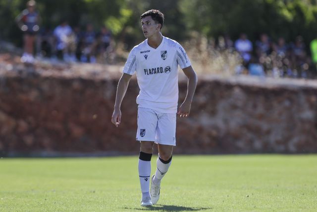 Vitória de Guimarães: Gonçalo Nogueira renova e segue para Paços de Ferreira
