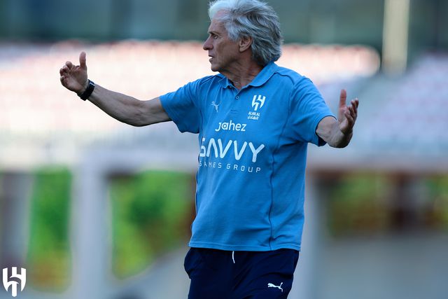 Rúben Neves de regresso no triunfo do Al Hilal ao Como