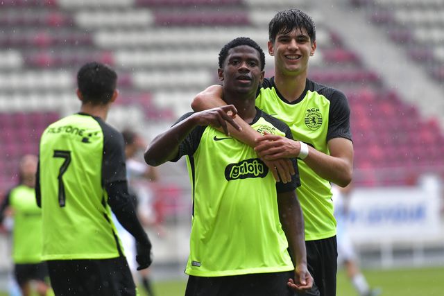 Estoril: extremos de Sporting e Benfica podem fechar o ataque