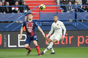 Mbappé vai comprar clube da Ligue 2