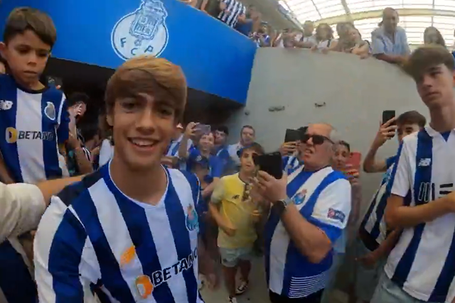 «Que lindo!»: A apresentação do plantel do FC Porto na perspetiva de Rodrigo Mora