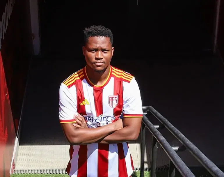 Kodisang chegou, lesionou-se e falha arranque do Aves SAD na Liga