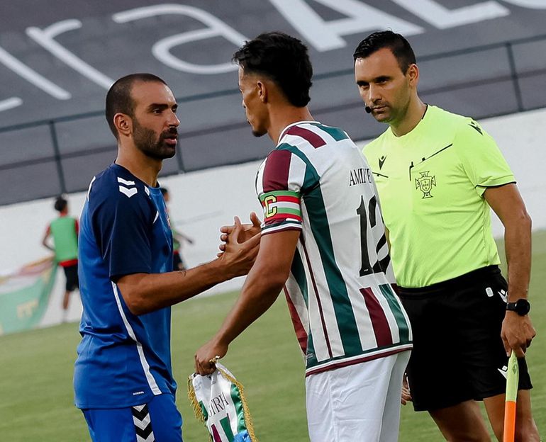 Belenenses ‘estraga’ apresentação ao Estrela nos penáltis