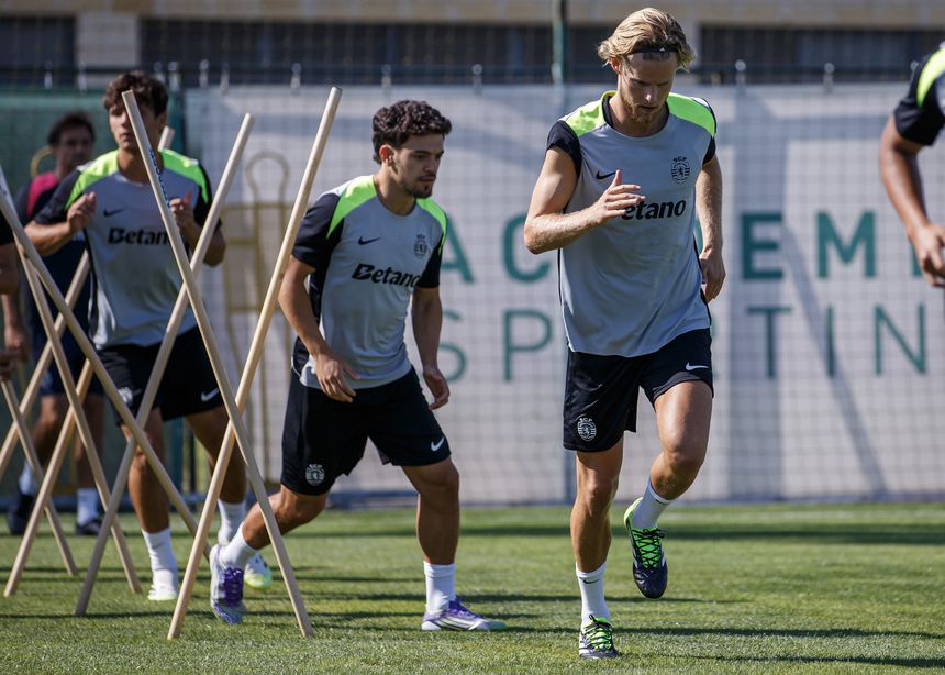 Pedro Gonçalves no treino desta terça-feira, em Alcochete, com Hjulmand