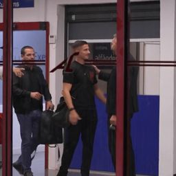 As imagens da chegada de Ivanovic para reforçar o Benfica