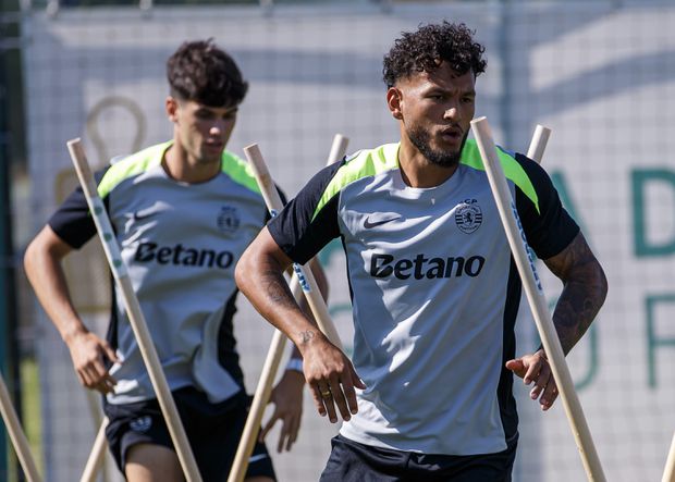 Luis Suárez a trabalhar na Academia de Alcochete