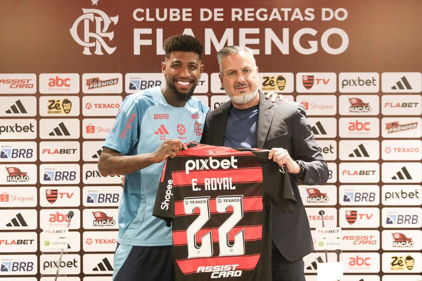 Emerson Royal ao lado de José Boto no Flamengo