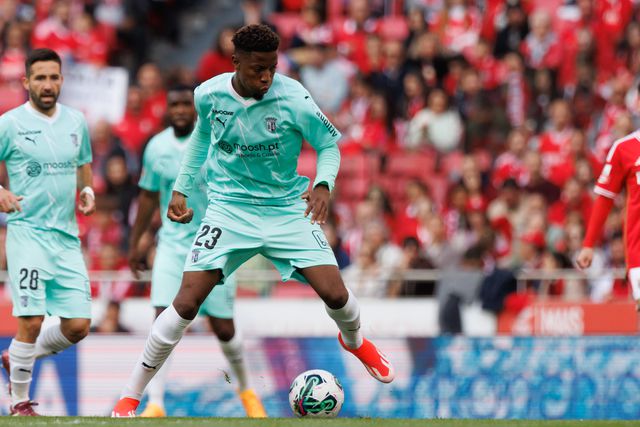 Ponta de lança franco-congolês está a um pequeno passo de deixar os minhotos e rumar aos Emirados Árabes Unidos