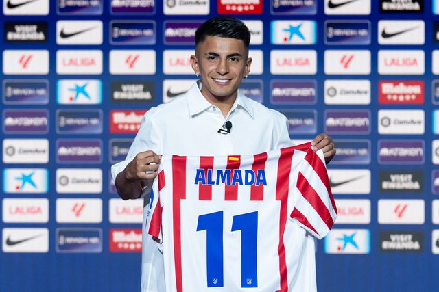 Thiago Almada com a camisola do Atlético Madrid