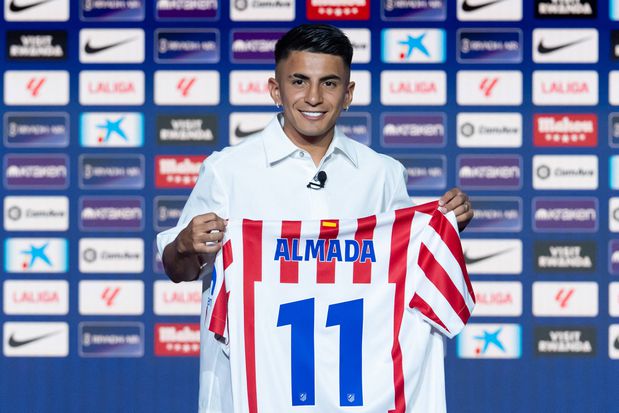Thiago Almada com a camisola do Atlético Madrid
