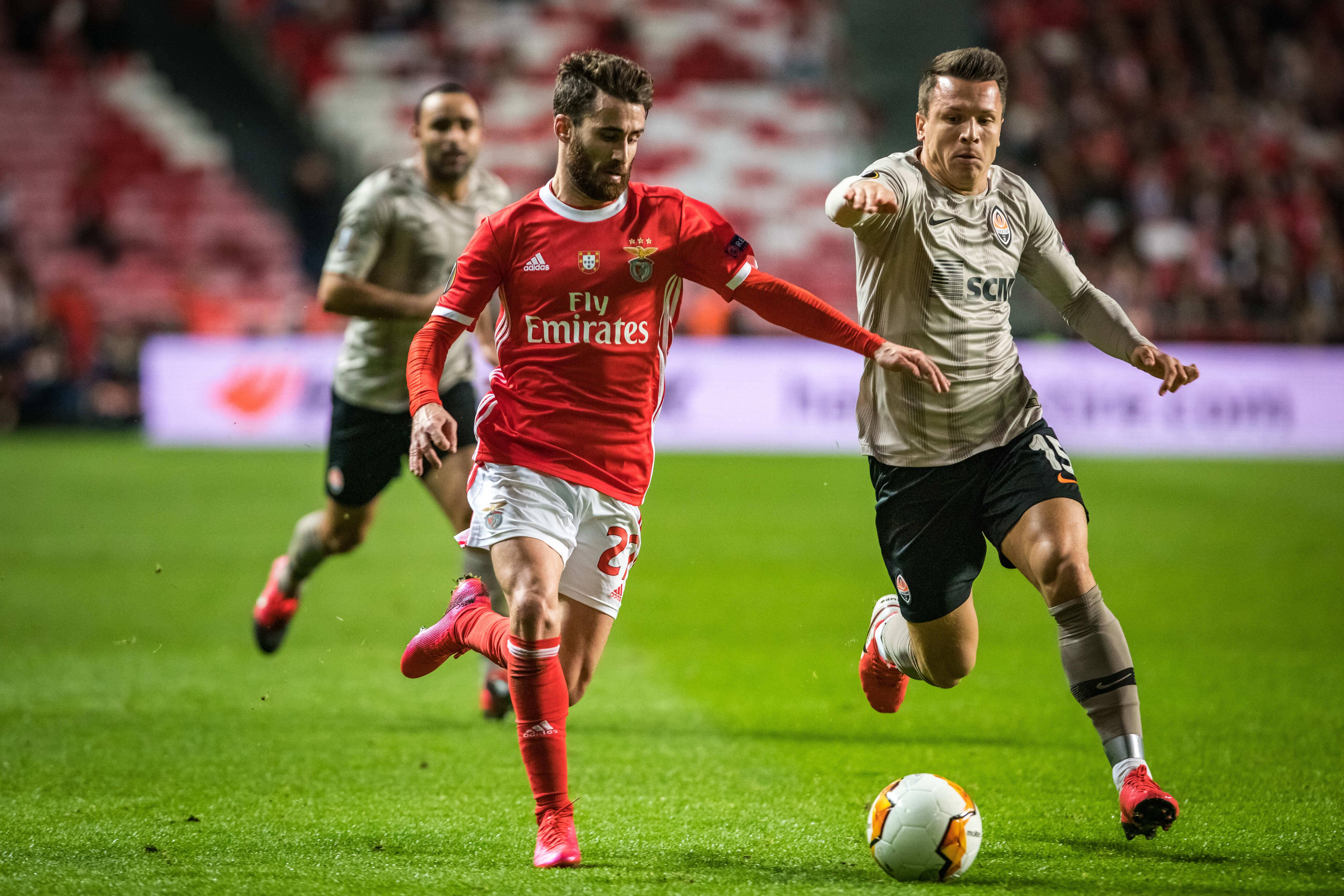 Em 2019/20, Benfica de Lage foi afastado pelo Shakhtar de Luís Castro, nos 16 avos de final da Liga Europa. Derrota na Ucrânia, por 1-2, e empate (3-3) na Luz, na 2.ª mão, ditaram eliminação