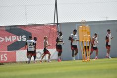 Ríos,  Schjelderup e Lukebakio estão de regresso ao Seixal após a participação no Mundial - Foto: Miguel Nunes