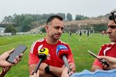 Filipe Coelho, treinador do Casa Pia, acompanhado pelo adjunto Alexandre Santana - Foto: A BOLA