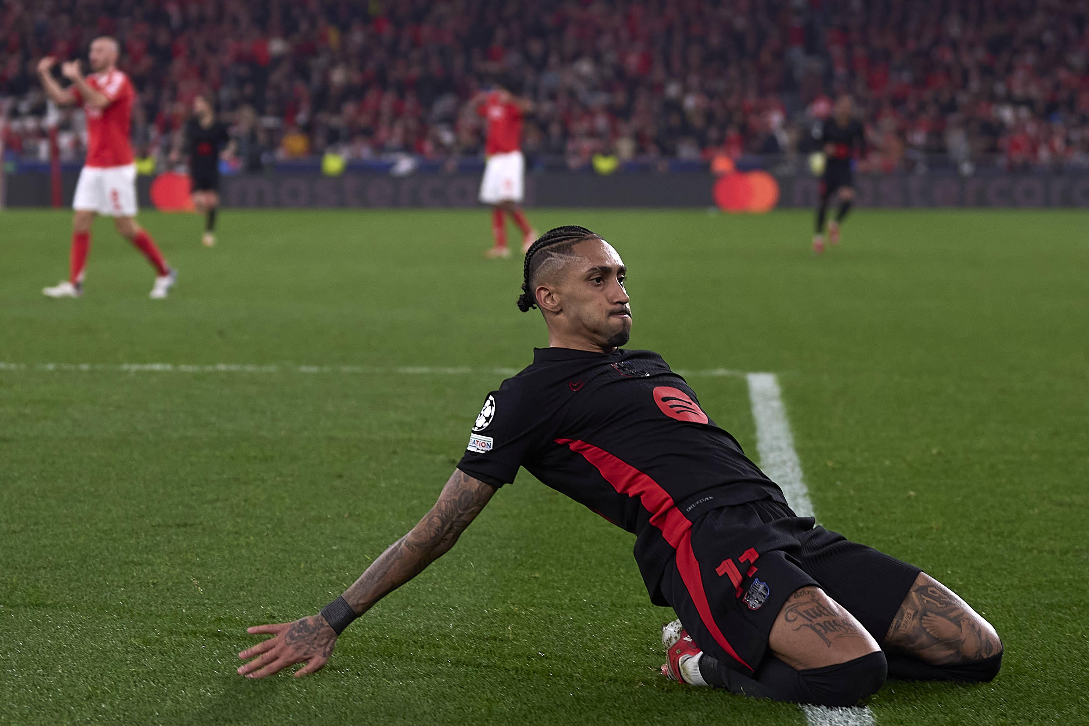 Em 2024/25, o Benfica de Lage perdeu em casa com o Barcelona, por 0-1, na 1.ª mão dos oitavos da Champions. Na 2.ª mão, as águias voltaram a perder (1-3) e disseram adeus à prova