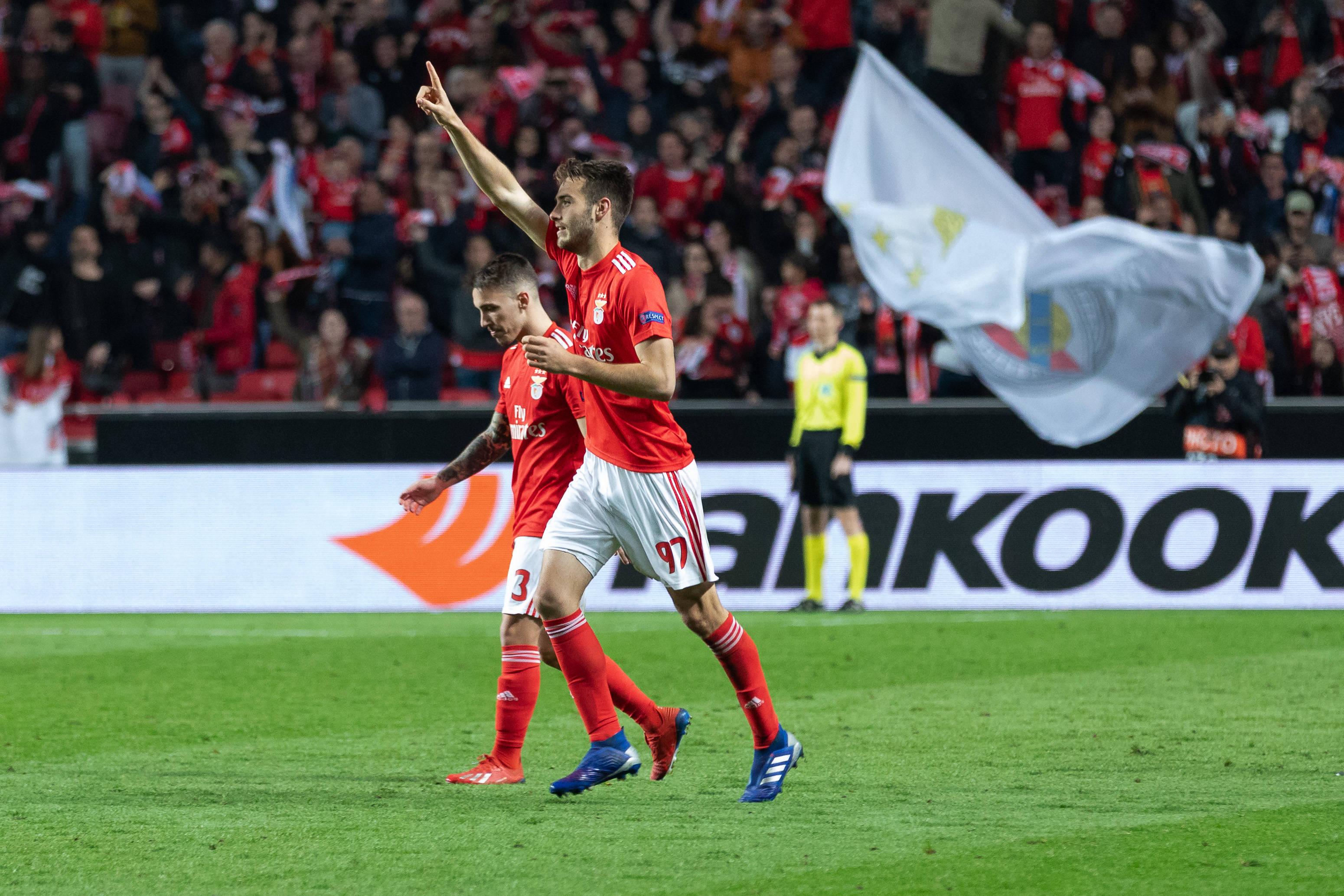 Em 2018/19, com Bruno Lage, o Benfica perdeu com o Dinamo Zagreb, na Croácia, por 0-1, na 1.ª mão dos oitavos da Liga Europa, e virou na Luz. Águias venceram por 3-0, com golos de Jonas, Ferro e Grimaldo, após prolongamento