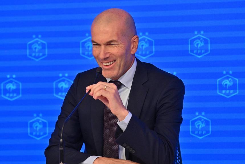 Zidane na apresentação como selecionador de França (IMAGO)