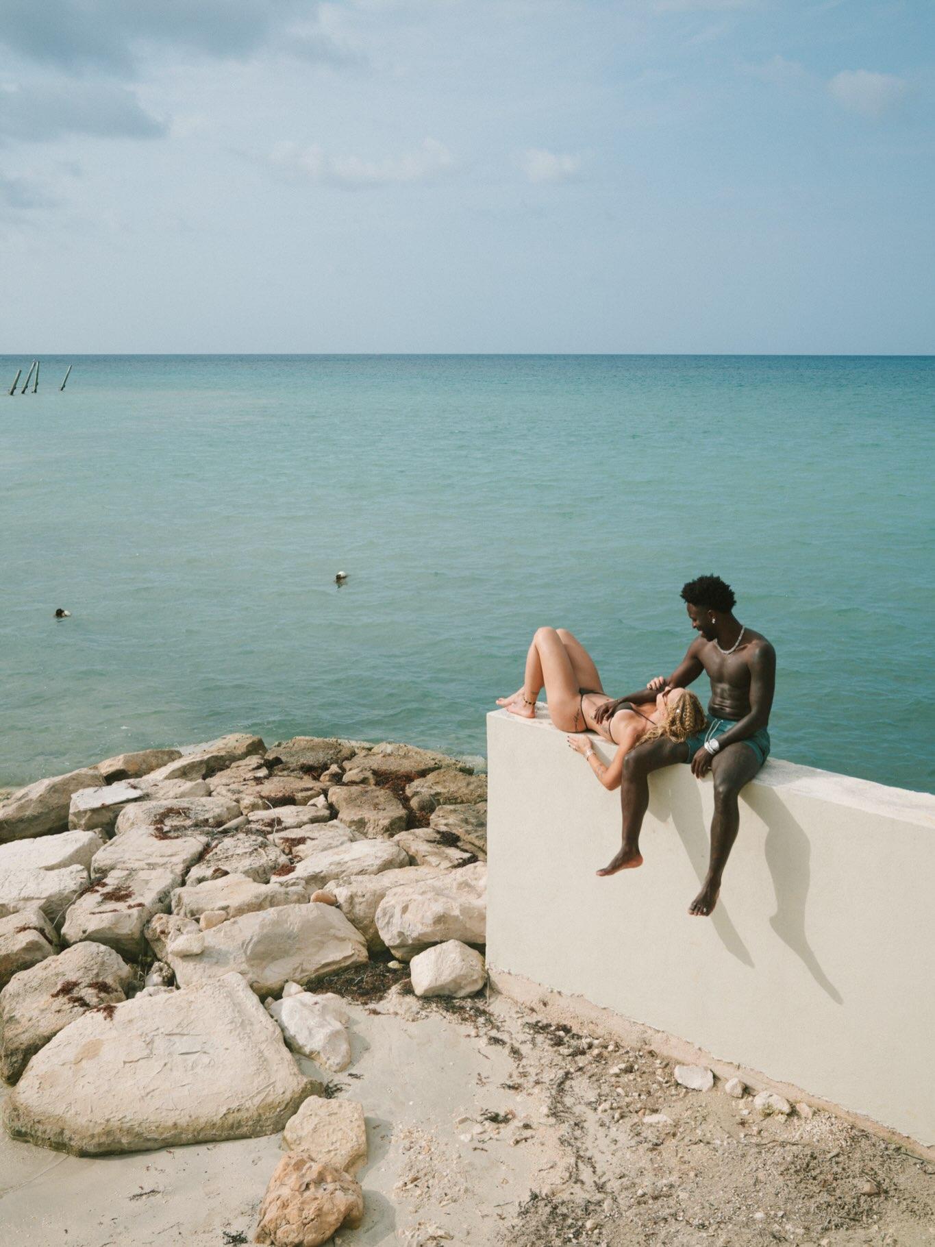 Vini Jr. com Virgínia na Jamaica - Foto: Vini Jr./Instagram