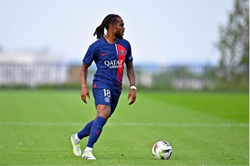 Renato Sanches com a camisola do PSG