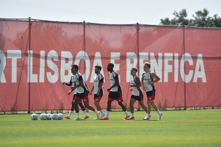 Marco Silva já conta com o regresso dos últimos 'mundialistas', Schjelderup, Aursnes, Ríos e Lukebakio - Foto: Miguel Nunes