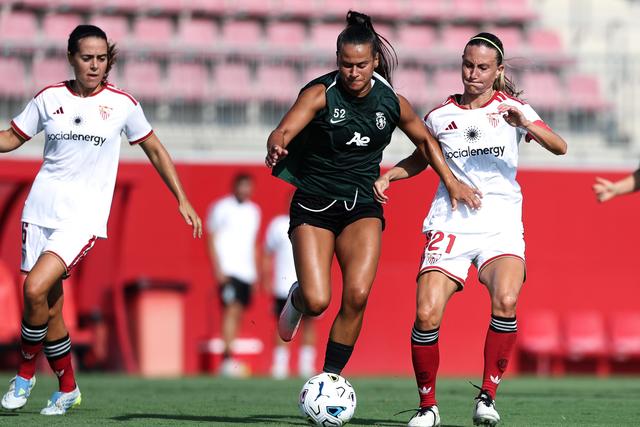 Leoas jogaram em sevilha numa manhã com 30 graus - Foto: SPORTING CP