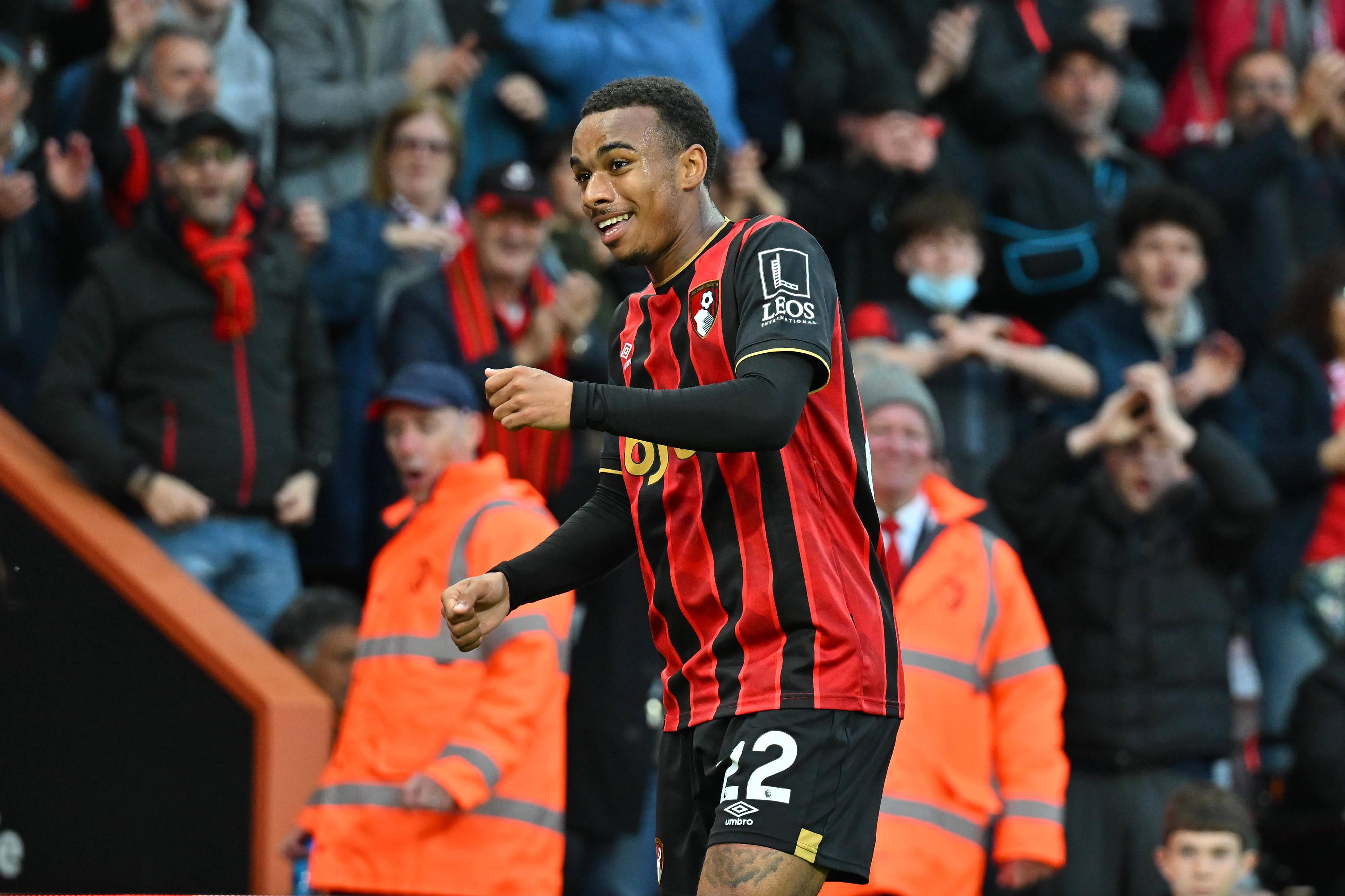 Eli Junior Kroupi, jovem avançado luso-francês de 20 anos do Bournemouth