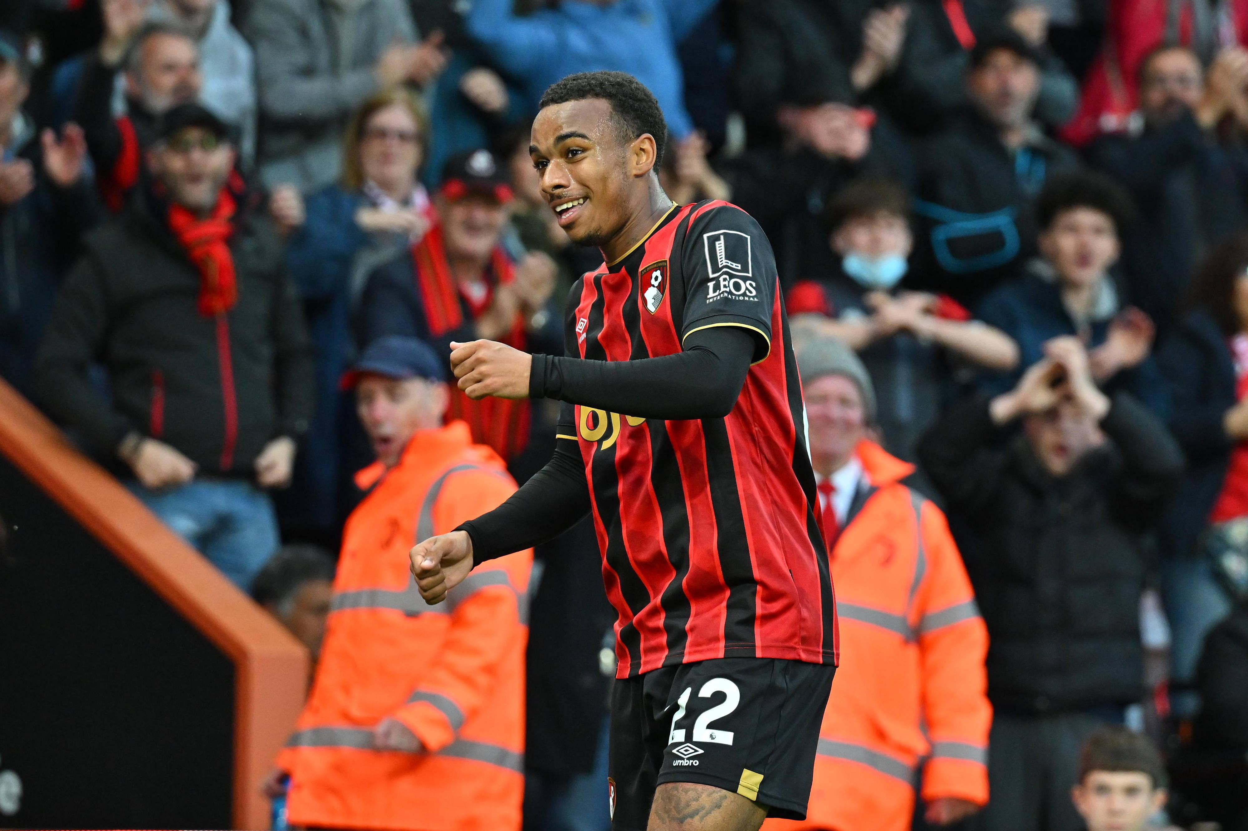 Eli Junior Kroupi, jovem avançado luso-francês de 20 anos do Bournemouth