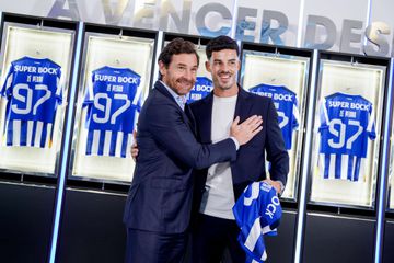 FC Porto: Zé Pedro renova até 2027