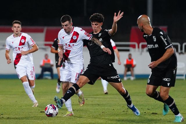 Conquistadores derrubaram as muralhas da Conferência (crónica)