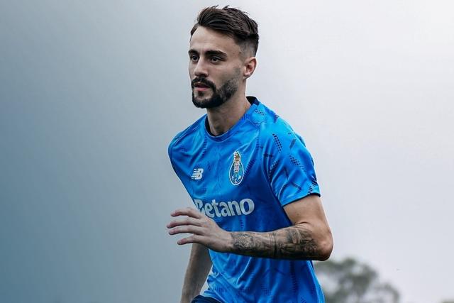 FC Porto: Fábio Vieira pode ver a (re)estreia adiada