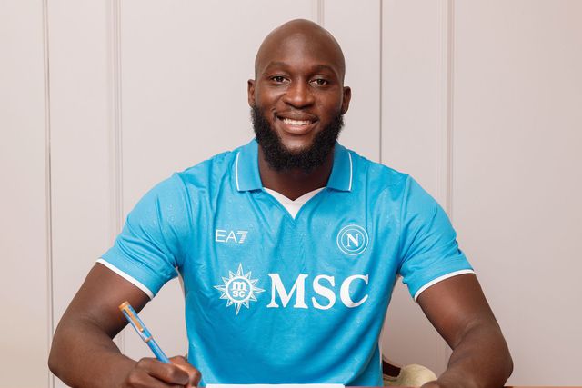 Oficial: Lukaku reforça Nápoles