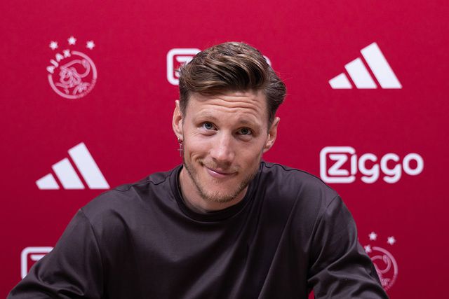 Weghorst confirmado como reforço do Ajax