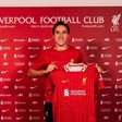 Oficial: Chiesa é reforço do Liverpool
