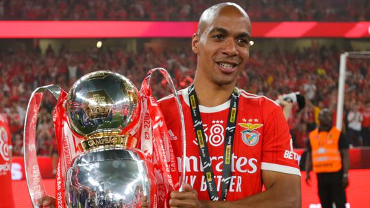 João Mário apagado da história do Benfica