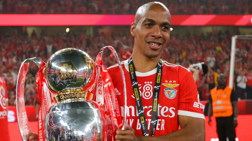 Benfica confirma transferência de João Mário para o Besiktas