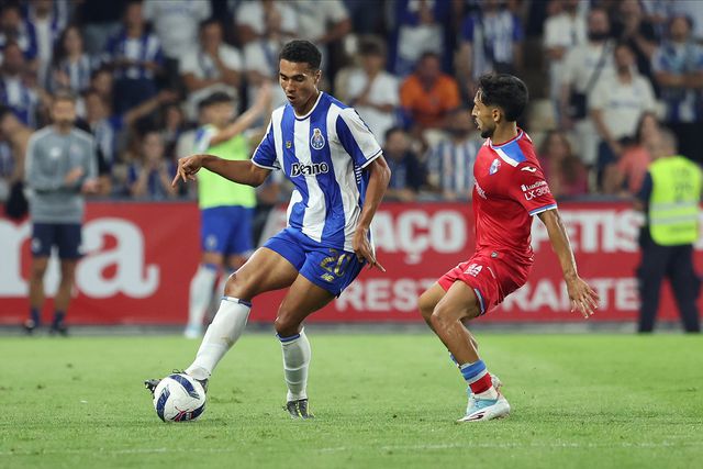 FC Porto: Alberto Costa é baixa para o Nacional