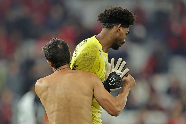 Adepto importuna Hugo Souza