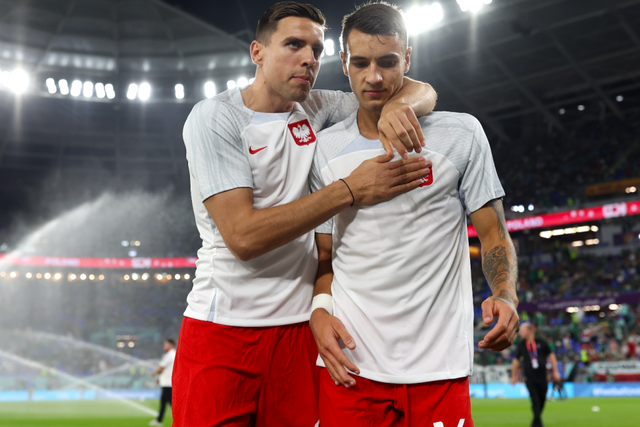 FC Porto: Bednarek e Kiwior nos convocados da Polónia