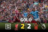 Muñoz faz o 2-2 e dá mais um balão de oxigénio ao Liverpool