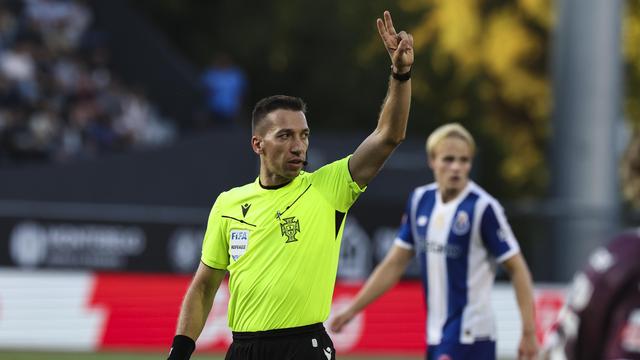 Miguel Nogueira vai ser o árbitro do FC Porto-Benfica  - Foto: Paulo Novais/LUSA