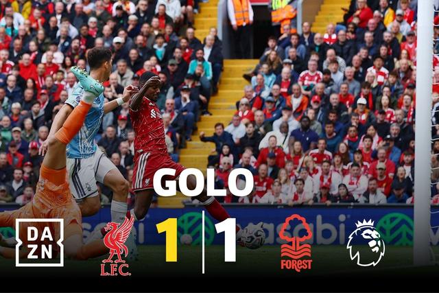 Gakpo coloca a bola ao segundo poste e Isak dá esperanças ao Liverpool