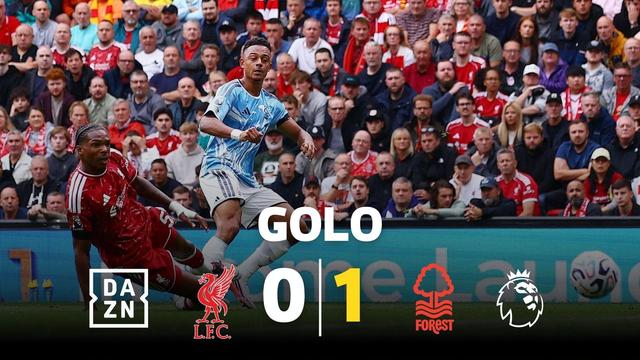 Ndoye aparece na área do Liverpool e gela Anfield