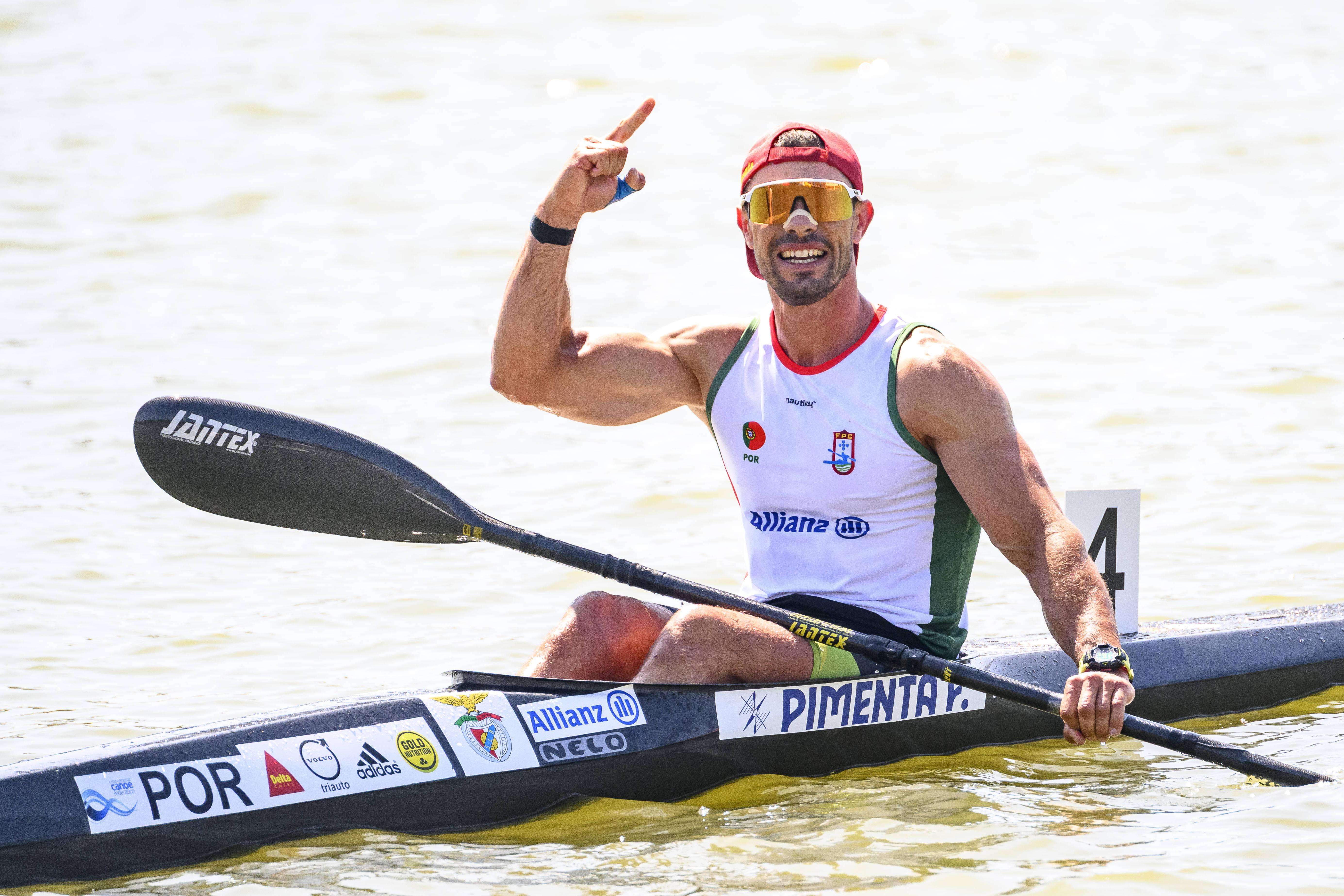 Fernando Pimenta prometeu e cumpriu: é medalha de ouro mundial de K1 1000