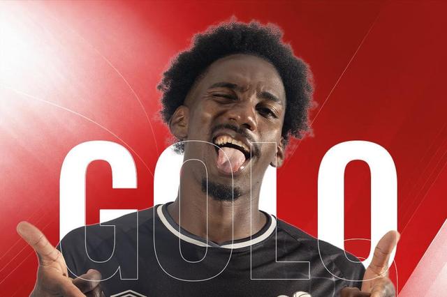 Bryan Róchez bisou frente ao Portimonense - Foto: Leixões