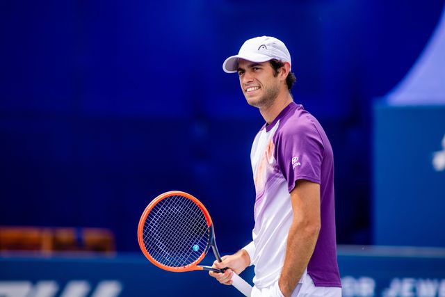 Nuno Borges joga com Korda em Astana