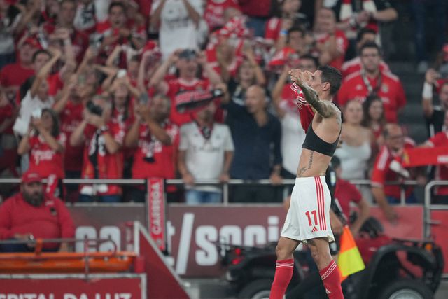 Destaques do Benfica: Di María e Neres, a prova de que incompatível é a falta de talento