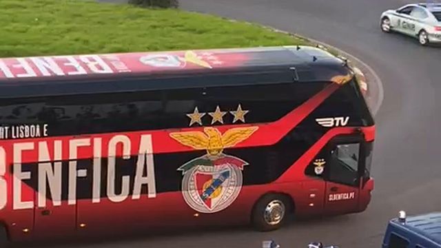 Benfica também já está no estádio
