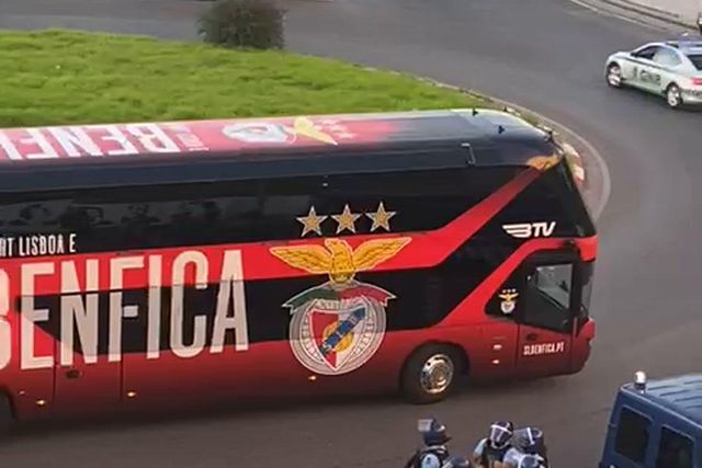Benfica também já está no estádio