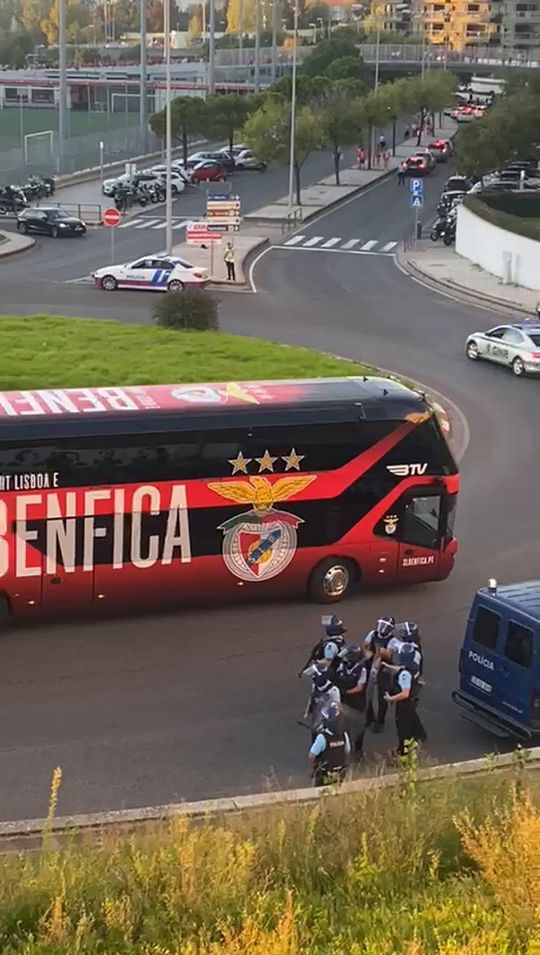 Benfica também já está no estádio