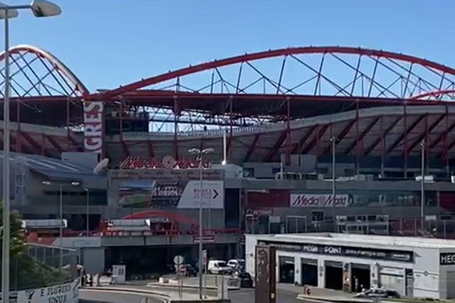 Ambiente calmo na Luz, a três horas do Clássico